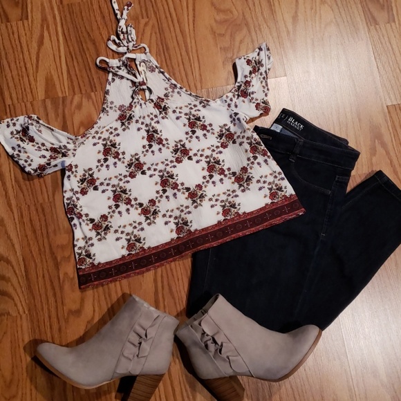 Chloe & Katie Top - Picture 2 of 4